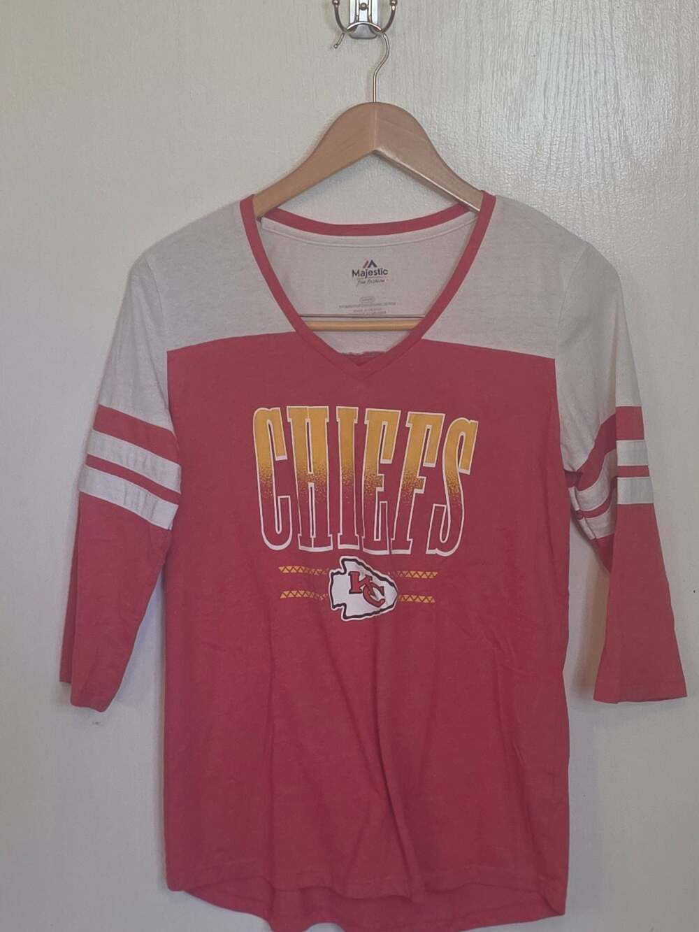Majestic Fan Fashion Kansas City Chiefs Women's 3/4 Sleeve V-Neck Raglan Shirt